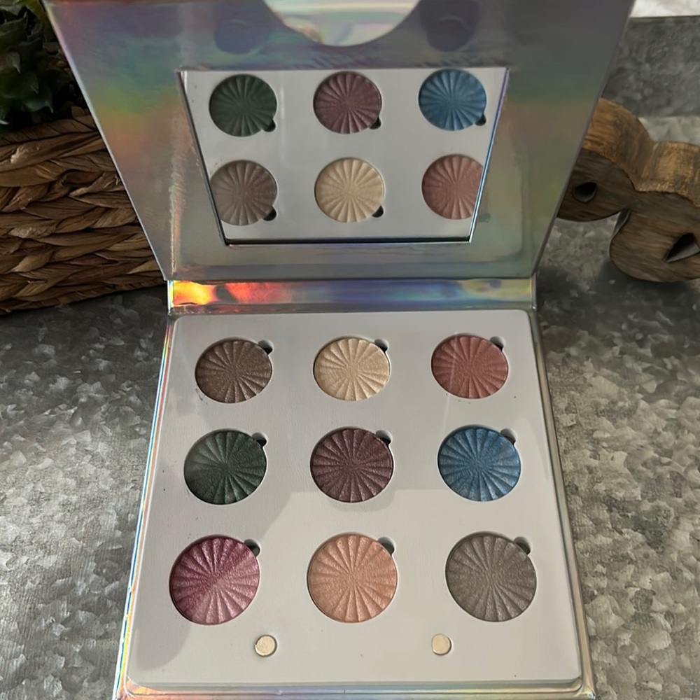 New OFRA Eyeshadow Palette